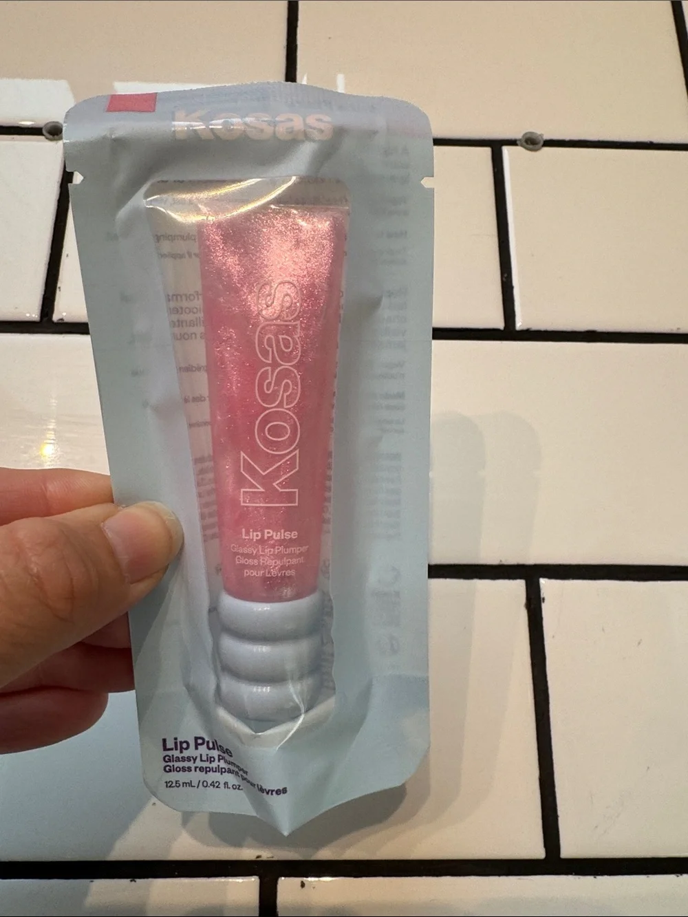 NWT Kosas Lip Pulse - Glassy Lip Plumper in CLEAR IRIDESCENT PINK SHIMMER